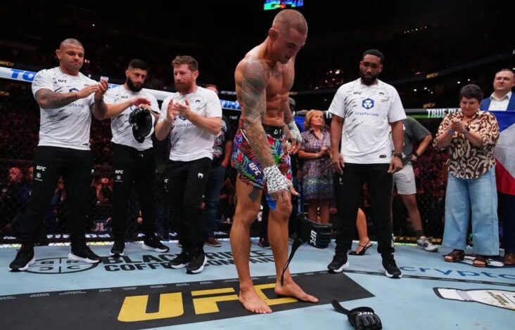 Dustin Poirier Balik ke Meja Komentator pada Acara UFC 319, Dricus Du Plessis vs Khamzat Chimaev