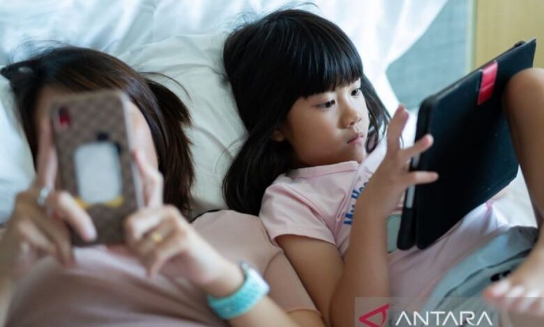 Perkotaan pada Negeri Matahari Terbit berencana batasi pengaplikasian ponsel hingga 2 jam sehari