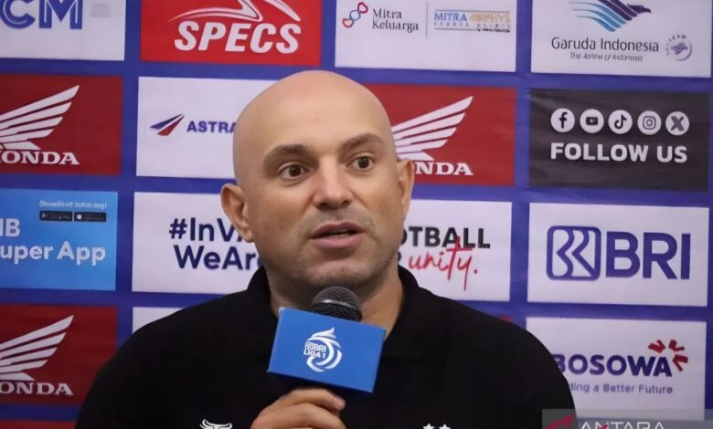 Persebaya perkenalkan Bernardo Tavares sebagai pembimbing baru