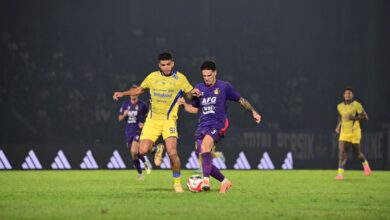 Muhamad Firly bawa Persik paksa Persib seri 1-1