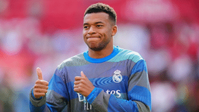 Bintang Real Madrid, Kylian Mbappe saat melakukan pemanasan jelang laga melawan Sevilla di Ramon Sanchez Pizjuan